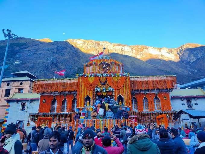 आज बंद होंगे बद्रीनाथ धाम के कपाट