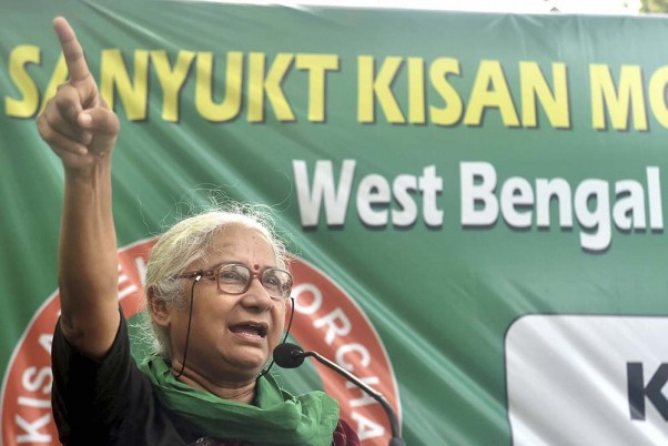कोलकाता में चल रही संयुक्त किसान मोर्चा की महापंचायत में एनबीए नेता मेधा पाटकर का संबोधन