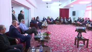 जम्मू-कश्मीर हाई कोर्ट के चीफ जस्टिस गीता मित्तल से मुलाकात करते हुए 25 विदेशी राजनयिकों का दूसरा जत्था