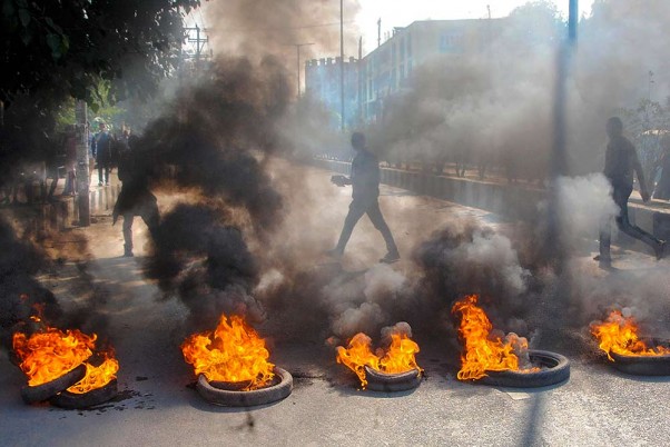 गुवाहाटी में नागरिकता संशोधन विधेयक के विरोध में हड़ताल का दृश्य