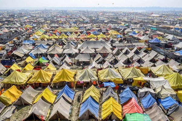 मौनी अमावस्या के पहले माघ मेले में प्रयागराज संगम की रौनक