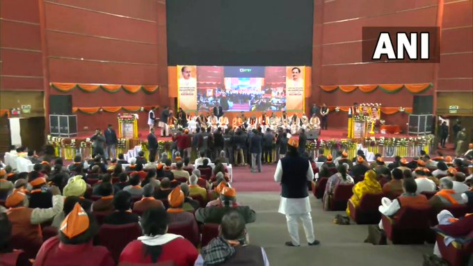 सीएम योगी ने किया भाजपा की प्रदेश कार्यसमिति बैठक का उद्घाटन, कहा- विजेता के रूप में उत्तरदायित्व का निर्वहन जानती है भाजपा