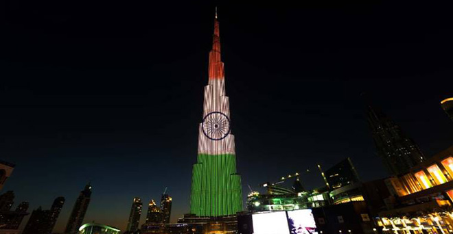 गणतंत्र दिवस : तिरंगे के रंगों की रोशनी में जगमगाई सबसे उंची इमारत
