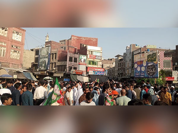 इमरान की गिरफ्तारी के बाद पूरे पाकिस्तान में विरोध प्रदर्शन, धारा 144 लागू; सेना मुख्यालय और कमांडरों के घरों में दाखिल हुए प्रदर्शनकारी
