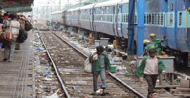 रेल यात्री अब साफ-सफाई की कर सकेंगे रेटिंग
