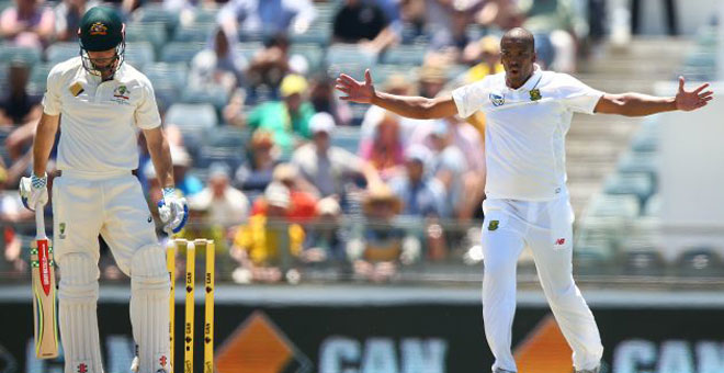 दक्षिण अफ्रीका ने वापसी की, 102 रन की बढ़त बनायी