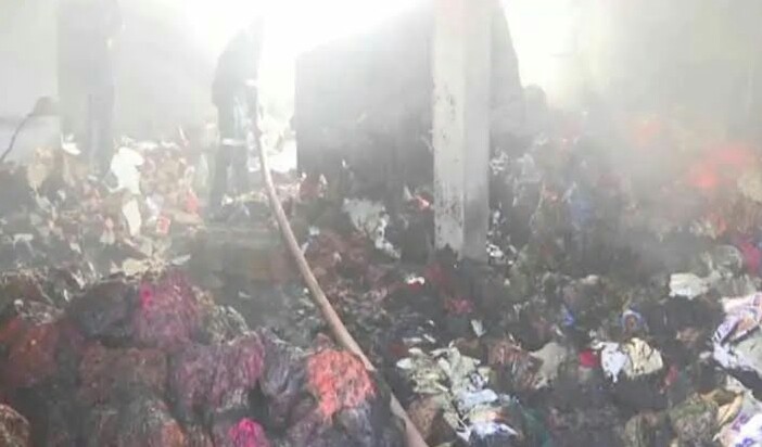 अहमदाबाद में कपड़े के गोदाम में लगी भीषण आग, छह की मौत, आठ घायल