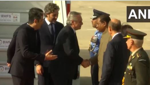 नई दिल्ली पहुंचे अर्जेंटीना के राष्ट्रपति अल्बर्टो एंजेल फर्नांडीज, जी20 शिखर सम्मेलन में लेंगे भाग