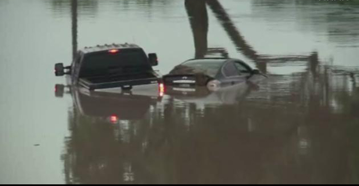 टेक्सास में अचानक आई बाढ़, तीन की मौत