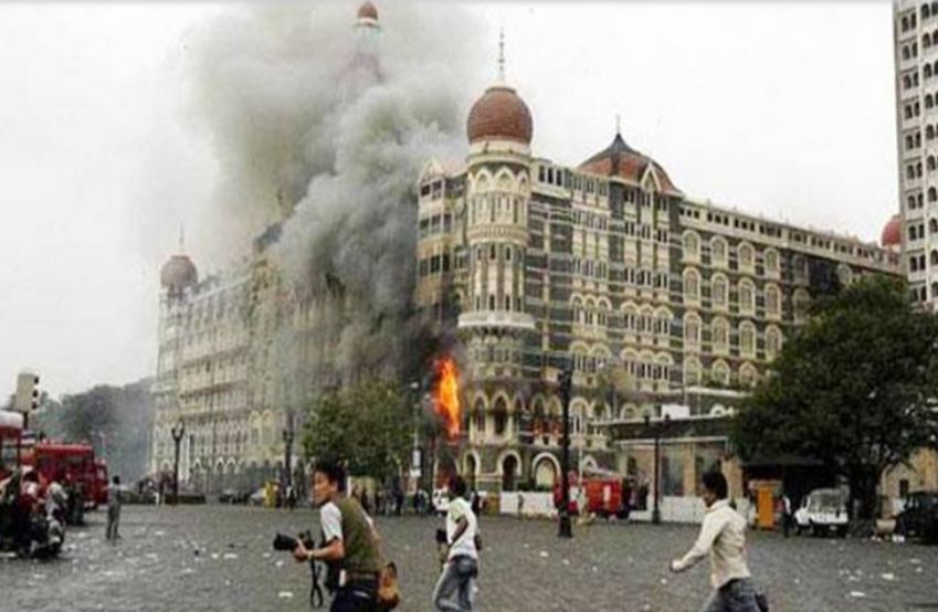 मुंबई में हुए आतंकवादी हमले के 14 साल पूर होने पर शहीदों को दी गई श्रद्धांजलि