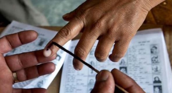 MP: चुनाव से ठीक पहले तीन बी.एल.ओ. निलंबित, वोटर लिस्ट में गड़बड़ी की शिकायत