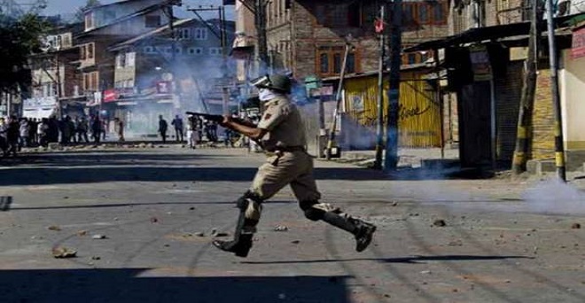 कश्मीर के अनंतनाग, श्रीनगर और बडगाम में मुठभेड़, 3 लोगों की मौत, सर्च ऑपरेशन जारी