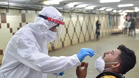 देश में कोरोना हुआ बेकाबू: पिछले 24 घंटे में 1,41,984 लोग संक्रमित, 285 लोगों ने गंवाई जान