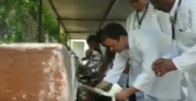 VIDEO: वर्धा में कांग्रेस कार्य समिति की बैठक, सोनिया और राहुल गांधी ने खाने के बाद धोयी प्लेट