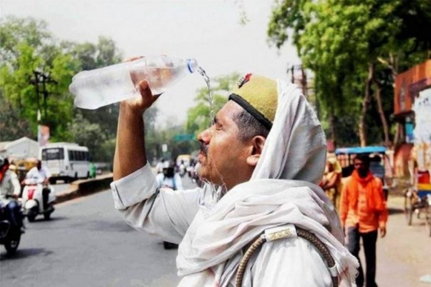 दिल्ली: भीषण गर्मी से कोई राहत नहीं, मौसम विभाग ने जारी किया ‘येलो’ अलर्ट