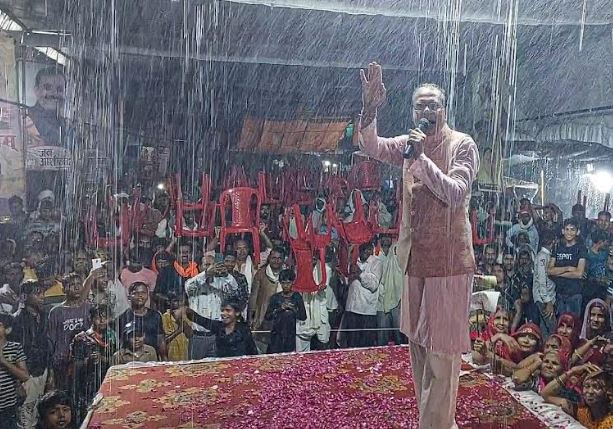 शिवराज जैसा कोई नहीं- एक ही बंदा काफी है, जौरा मुरैना में जोरदार बारिश के बीच मुख्यमंत्री चौहान ने दिया भाषण