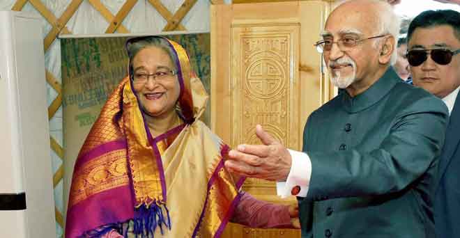 अंसारी ने बांग्लादेश की प्रधानमंत्री हसीना से मुलाकात की