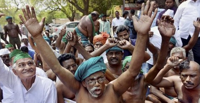 तमिलनाडु के किसानों ने फिर किया पीएम आवास के बाहर प्रदर्शन