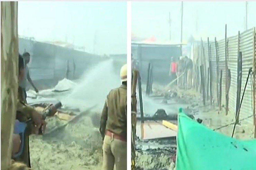 प्रयागराज कुंभ में लगी आग, दिगंबर अखाड़ा समेत चपेट में आए दर्जनभर टेंट, कोई हताहत नहीं