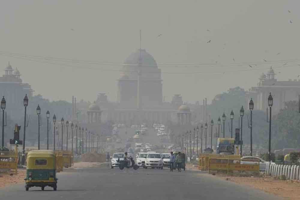 दिल्ली-एनसीआर में लगातार तीसरे दिन एक्यूआई गंभीर स्थिति में, पराली ने बढ़ाया प्रदूषण