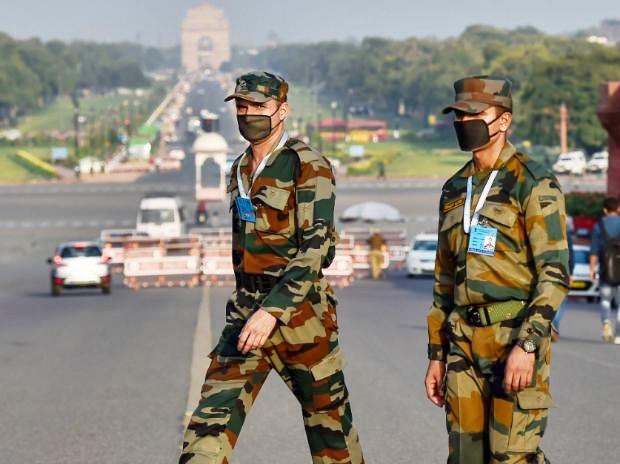 कोरोना से दिल्ली के हालात बदतर: केजरीवाल सरकार ने मांगी सेना की मदद, हाईकोर्ट ने केंद्र से जवाब देने को कहा