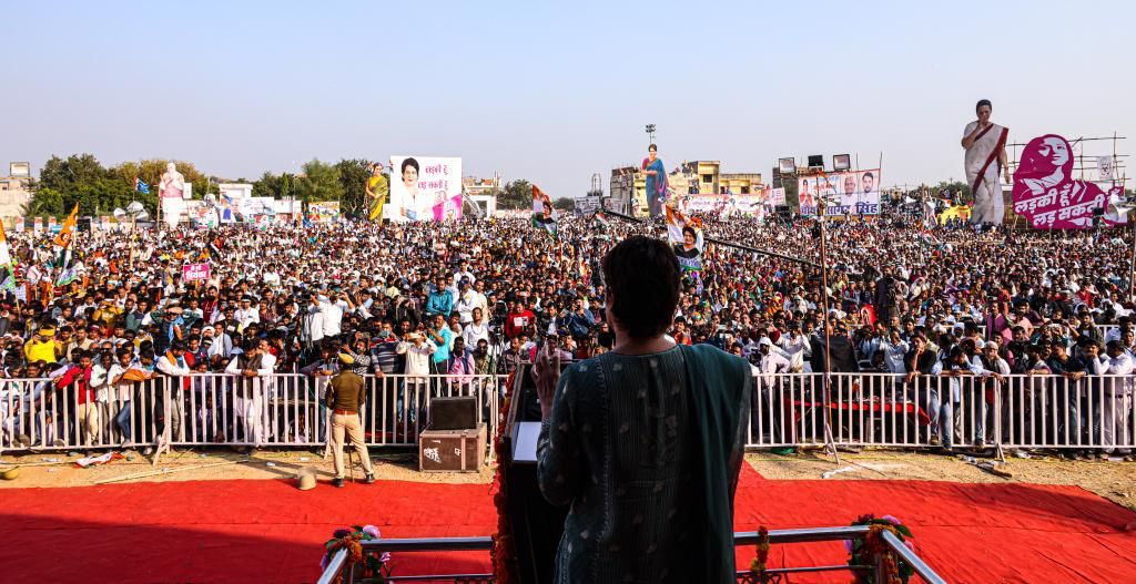 महोबा की प्रतिज्ञा रैली में बोलीं प्रियंका गांधी - 'सीएम योगी और पीएम मोदी ने बुंदेलखंड को छला'