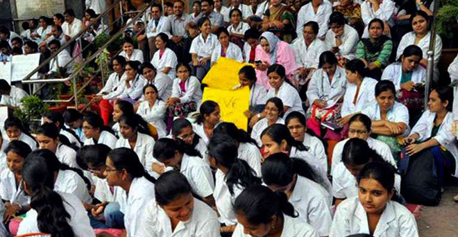 महाराष्‍ट्र में 4000 रेजीडेंट डॉक्टर अभी भी ड्यूटी पर नहीं लौटे