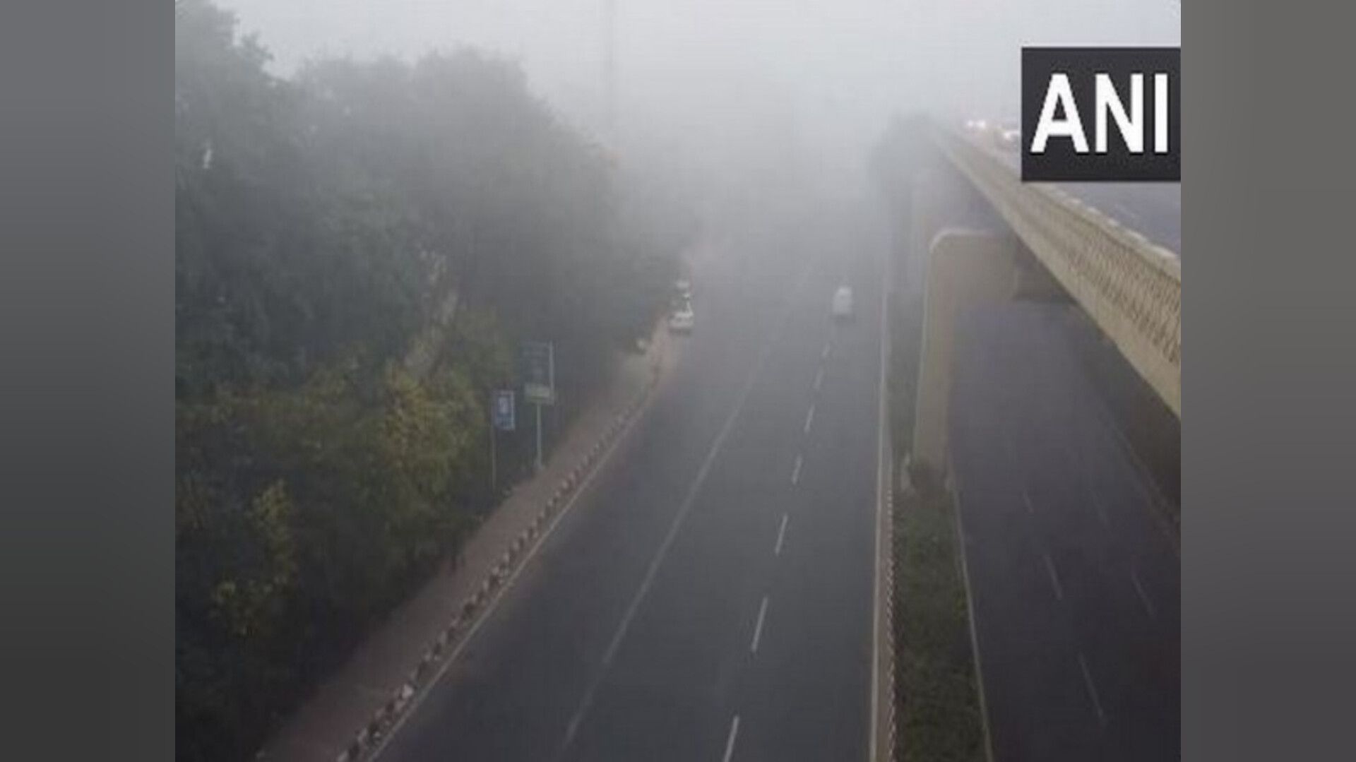 उत्तर भारत में शीत लहर का प्रकोप, घने कोहरे के बीच दिल्ली की वायु गुणवत्ता 'बेहद खराब'