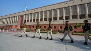 संसद सुरक्षा उल्लंघन: आरोपी नीलम आज़ाद ने रिहाई की मांग करते हुए दिल्ली हाईकोर्ट का रुख किया