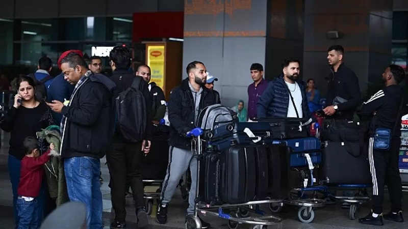 दिल्ली हवाईअड्डा संकट: कोहरे के कारण दिल्ली में उड़ानें हुईं प्रभावित, नागरिक उड्डयन मंत्रालय को ऑनलाइन आलोचना का करना पड़ा सामना