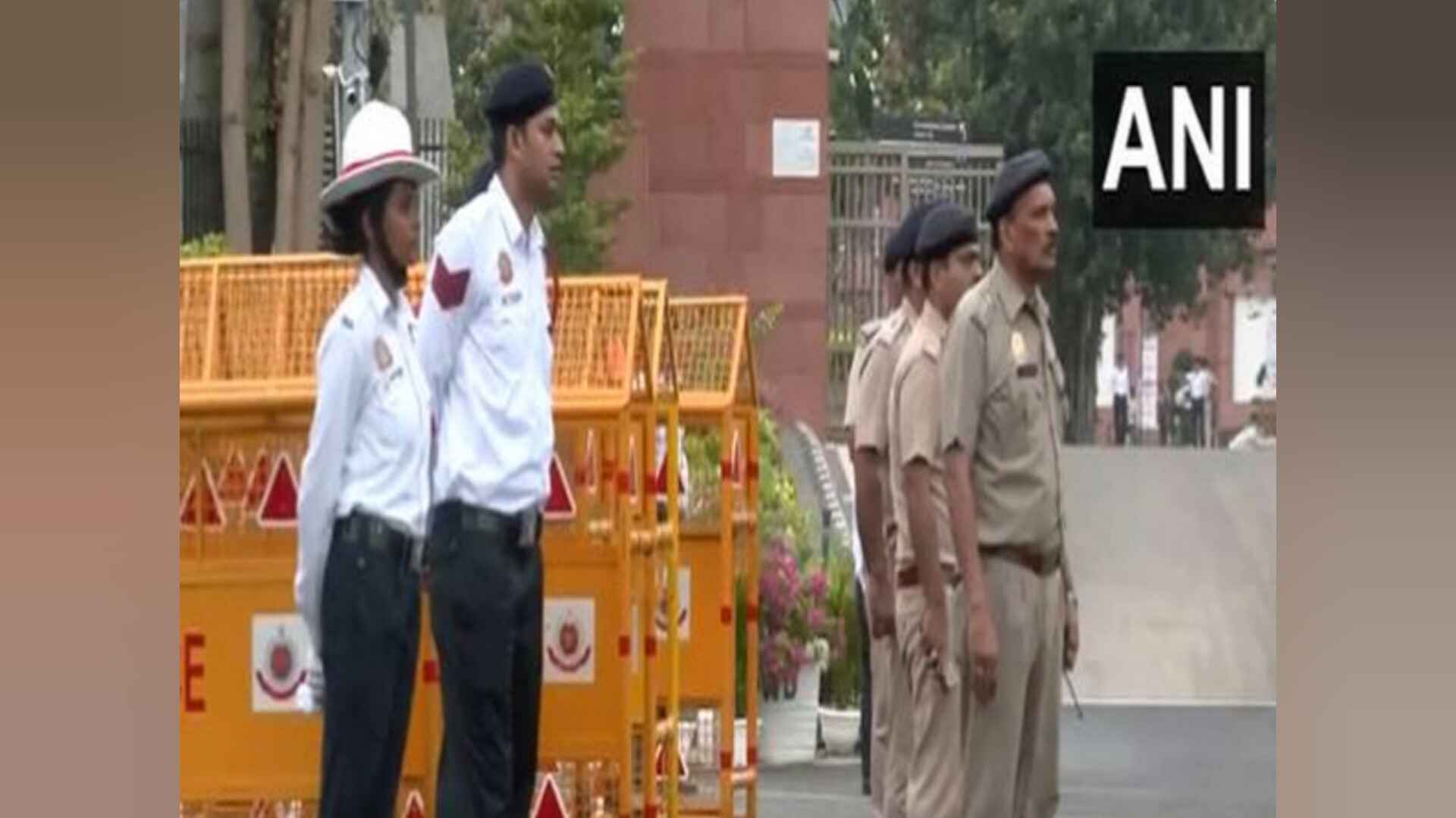 राम मंदिर प्राण प्रतिष्ठा से पहले दिल्ली पुलिस ने प्रमुख मंदिरों, बाजारों में सुरक्षा बढ़ाई