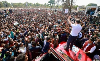 झारखंड में राहुल, हैदराबाद में कांग्रेस विधायक; बाबाधाम में सिर नवा अयोध्‍या की किरकिरी दूर करने की कवायद
