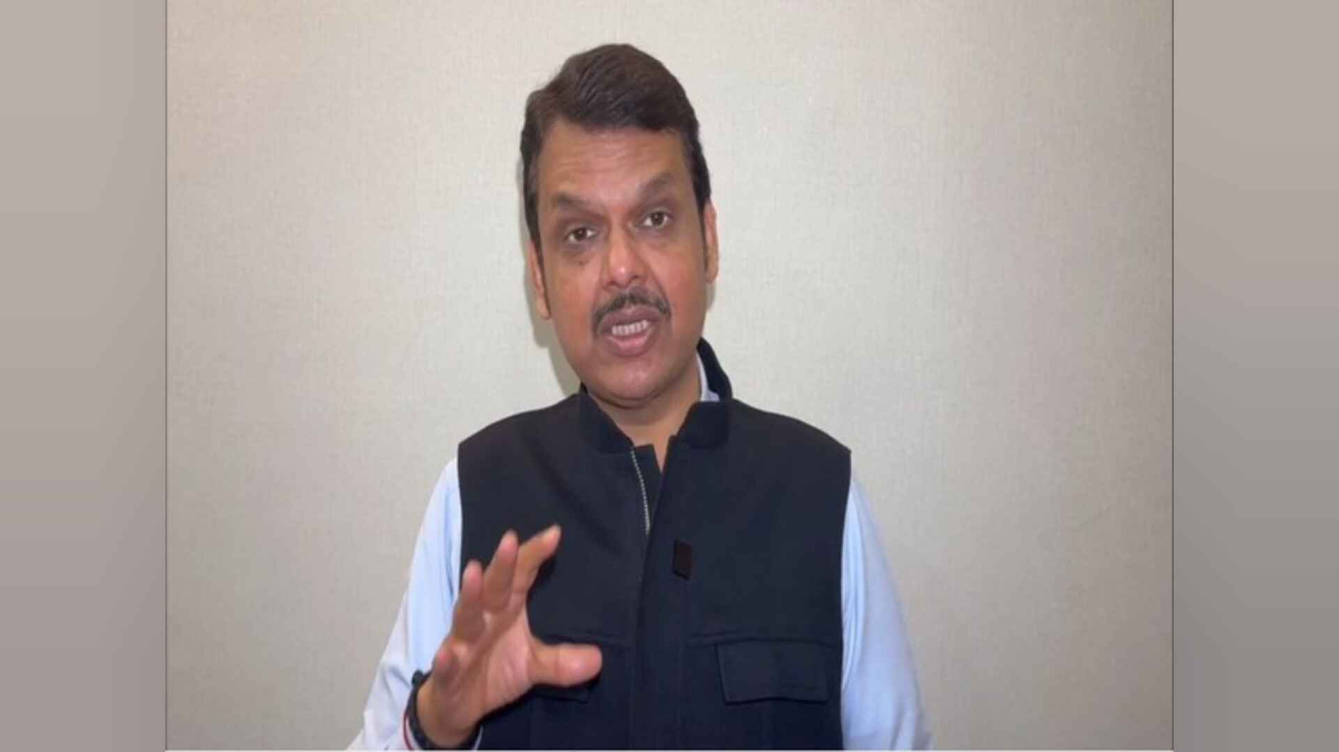 महाराष्ट्र के डिप्टी सीएम फड़णवीस का बयान, 'मंत्री छगन भुजबल का इस्तीफा स्वीकार नहीं'