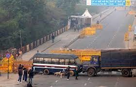 किसानों के मार्च से एक दिन पहले, पुलिस ने दिल्ली की सीमाओं पर बढाई सुरक्षा