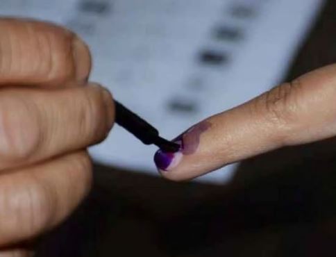 राज्यसभा की चार सीट पर चुनाव के लिए कर्नाटक में मतदान जारी, कांग्रेस ने विरोधी खेमे से समर्थन का किया दावा