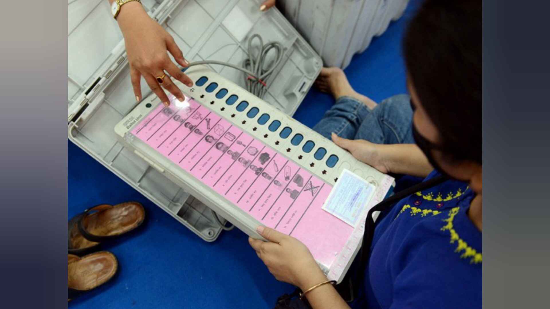 मतपेटियों से ईवीएम तक: चुनाव आयोग की अविश्वसनीय यात्रा