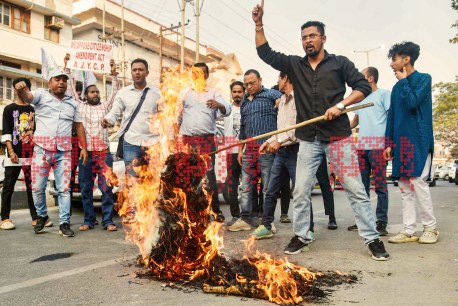 असम में सीएए के खिलाफ प्रदर्शन, पीएम मोदी और अमित शाह के पुतले फूंके गए