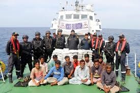 गुजरात तट के पास पाकिस्तानी नाव से 600 करोड़ रुपये की ड्रग्स जब्त; चालक दल के 14 सदस्यों को लिया हिरासत में