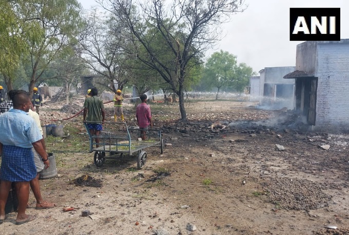 तमिलनाडु: शिवकाशी के पास पटाखा फैक्ट्री में विस्फोट, 8 की मौत