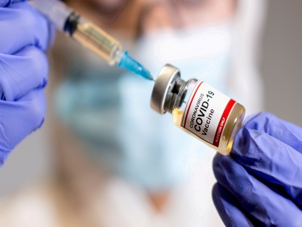 कोविशील्ड के दुष्प्रभाव: डॉक्टरों के समूह ने वैक्सीन की सुरक्षा पर जताई गहरी चिंता, सरकार से सभी कोविड टीकों की समीक्षा करने का किया आग्रह
