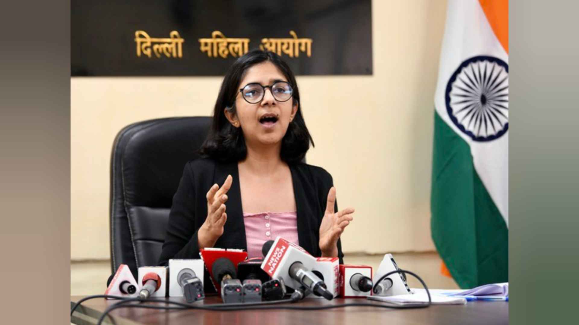 मालीवाल पर 'हमला': महिला आयोग ने केजरीवाल के निजी सचिव विभव कुमार को भेजा नोटिस