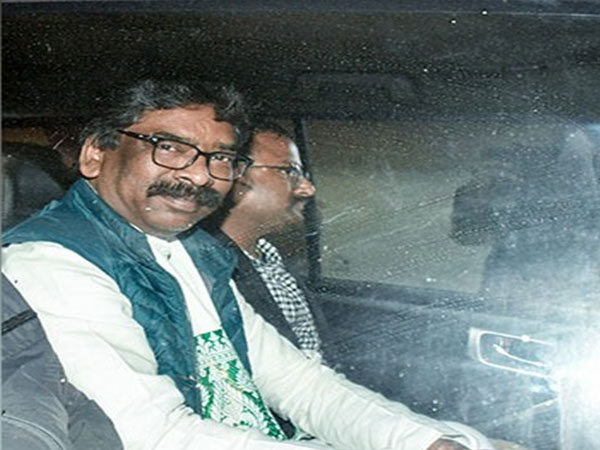 झारखंड के पूर्व मुख्यमंत्री हेमंत सोरेन ने जमानत के लिए खटखटाया हाईकोर्ट का दरवाज़ा