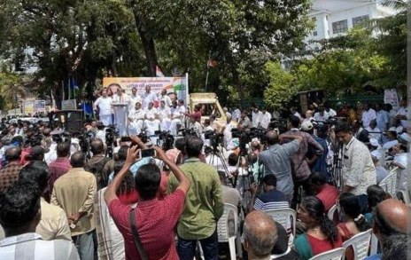 केरल: कांग्रेस ने महात्मा गांधी पर प्रधानमंत्री मोदी के बयान की निंदा की
