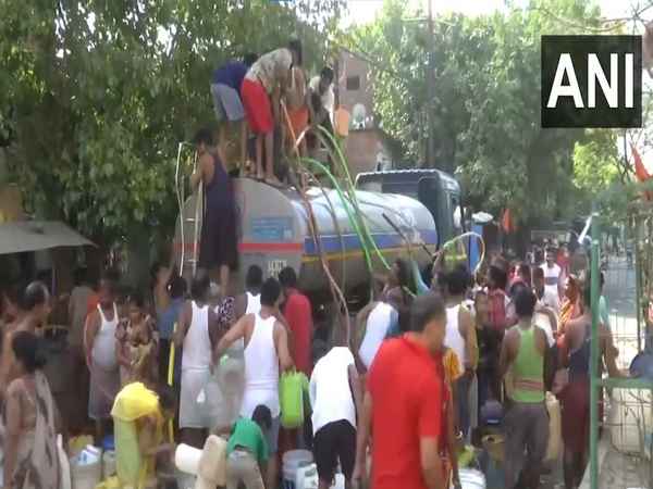 दिल्ली 'जल संकट': मुनक नहर से पानी चोरी करने के आरोप में दो टैंकर जब्त