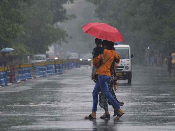 दिल्ली में न्यूनतम तापमान 29.6 डिग्री सेल्सियस दर्ज, बारिश को लेकर आया ताज़ा अपडेट