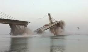 बिहार सरकार ने पुल ढहने की घटनाओं के लिए 15 इंजीनियरों को किया निलंबित
