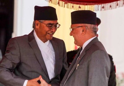 नेपाल में किसकी बनेगी सरकार? केपी ओली और देउबा के बीच बातचीत शुरू