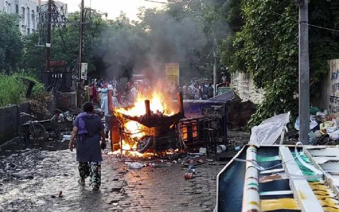 गाजियाबाद में किशोरी से बलात्कार, आरोपी गिरफ्तार, 250 लोगों पर तोड़फोड़ का मामला दर्ज