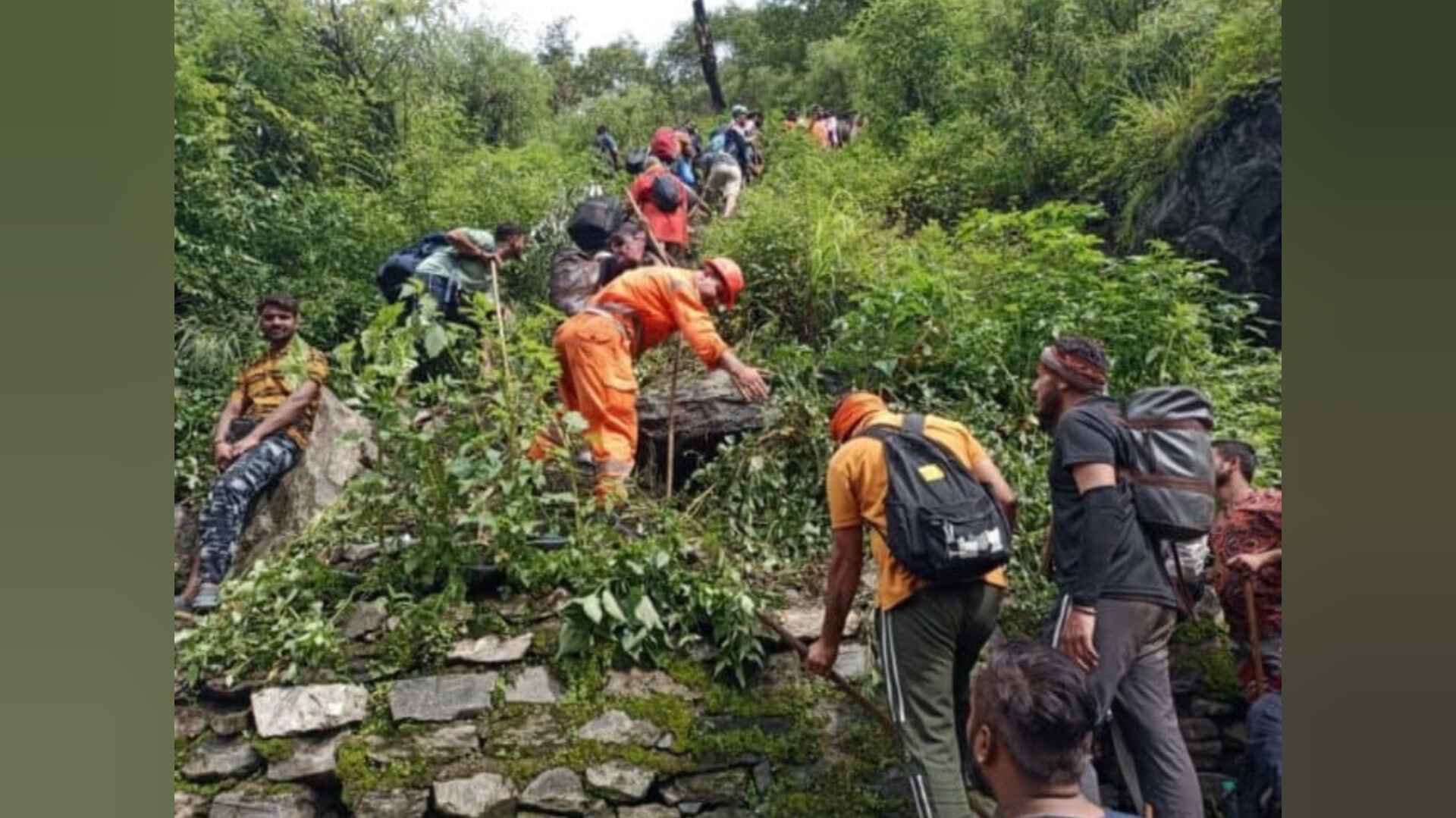 केदारनाथ मार्ग पर हादसा: भूस्खलन की चपेट में आए श्रद्धालु, मृतकों की संख्या बढ़कर हुई पांच