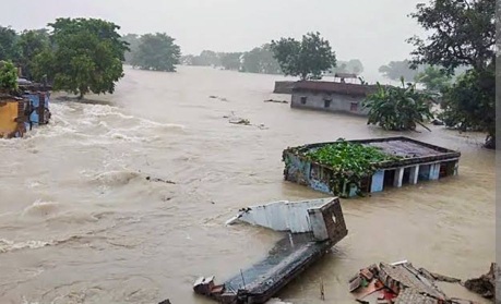 कोसी बाढ़: बिहार में 17 जिलें बाढ़ से प्रभावित, 15 लाख लोग तबाह! लोगों ने किया विरोध प्रदर्शन